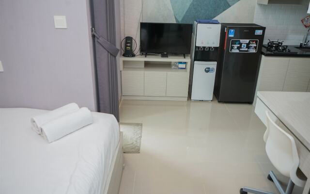 Fancy And Comfy Studio At B Residence Apartment