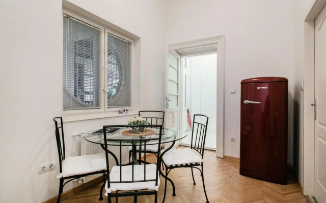 ND 18 Apartments