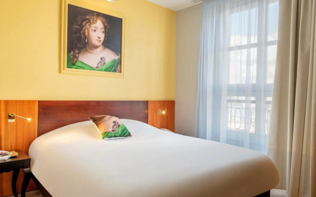 Le Dokhan’s Paris Arc de Triomphe, a Tribute Portfolio Hotel