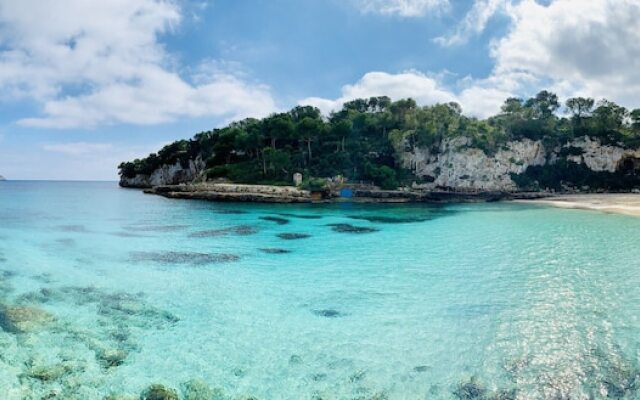 Hostal Cala Llombards