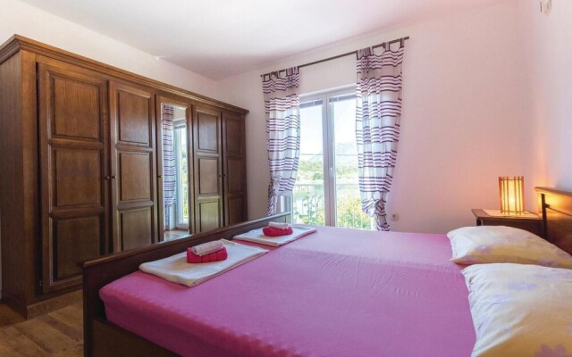 Nice Home in Bacinska Jezera With Wifi and 3 Bedrooms