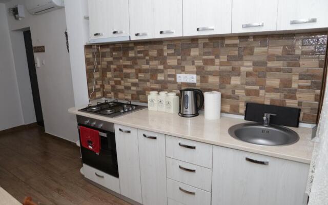 Robert 's apartament