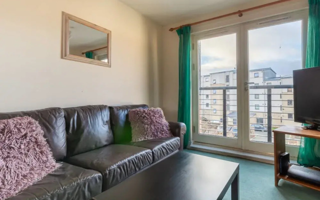 Elegant Apartment in Edinburgh near River Almond