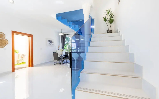 New Stylish 3BR Villa With Private Pool Terrace