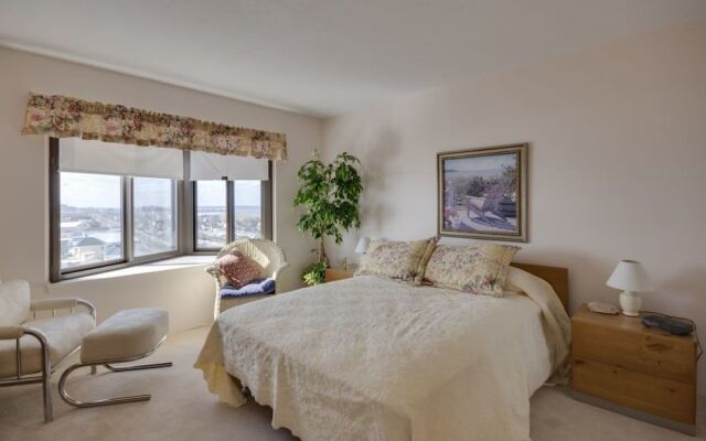 9400 1207 - 2 Br Condo