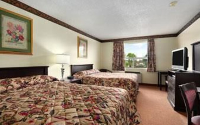 Knights Inn Angus