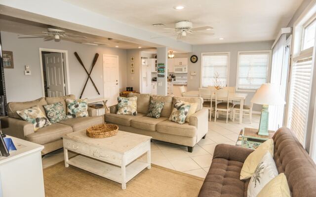 5570 Palmetto Street