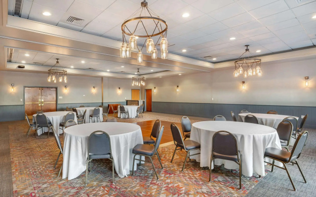 Comfort Inn & Suites Logan International Airport