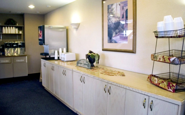 Garden Inn And Suites