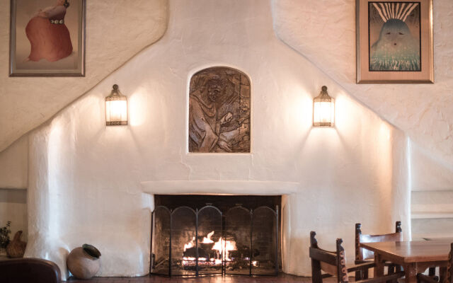 Sagebrush Inn & Suites