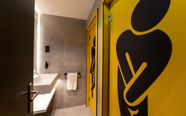 Petit Hostel La Latina - Adults Only