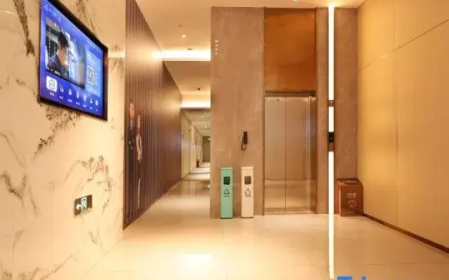 Magnotel Business Hotel (Mudanjiang Railway Station Beian Road)