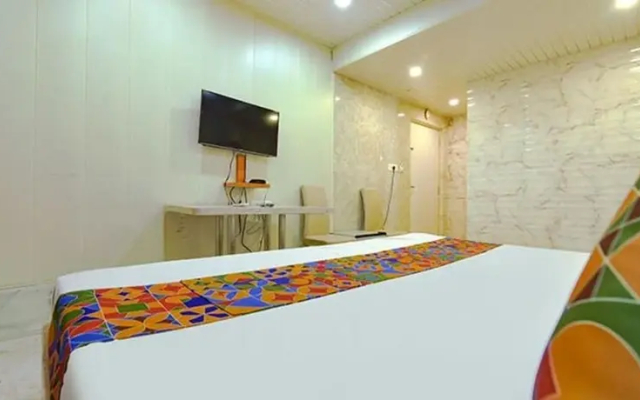 Fabhotel Comfort Inn