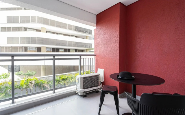 Charlie Rua dos Pinheiros