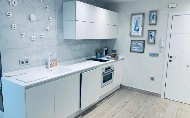 Cathedral Studio, Luxury studio in Cathedral area, Parking Optional