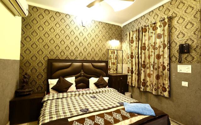 Lucky Restaurant And Guest House