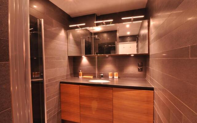 Gorgeous one-bedroom apartment with terrace and sea view
