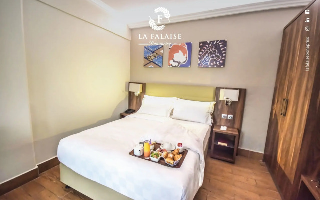 Hotel La Falaise Bonapriso
