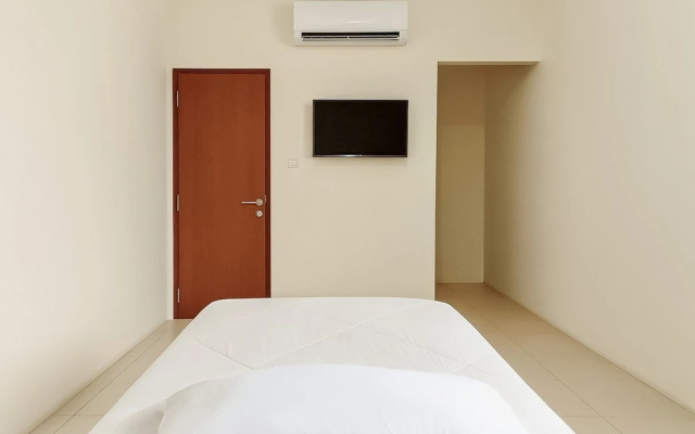 Quantum Guesthouse Tasikmalaya Mitra RedDoorz – Guest Rooms – Tasikmalaya