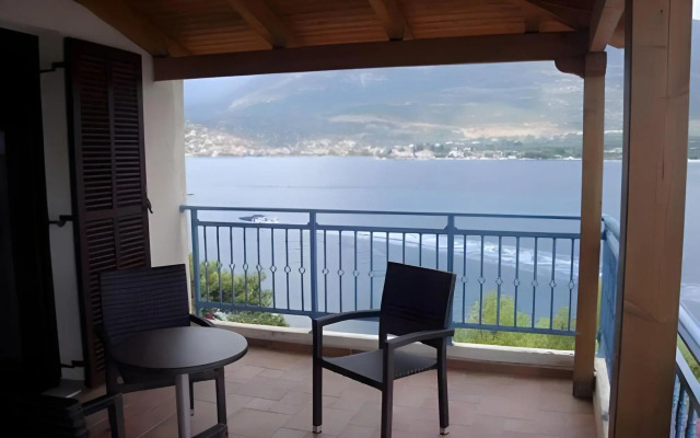 Trizonia Bay Hotel