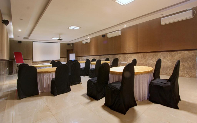 Golden Amoon Resort