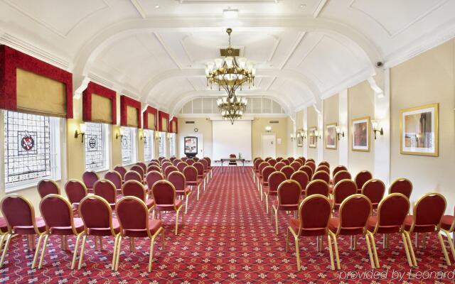 County Hotel & County Aparthotel Newcastle