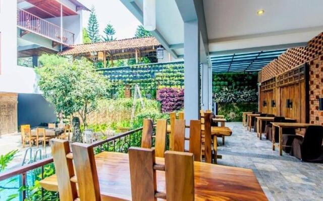 Lotus Art & Garden Hotel