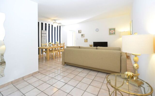 Sofi Beach Apartment