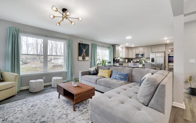 New Build-Modern 4BR, Kid-Friendly Home In Poconos