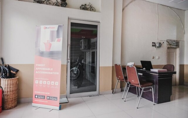 RedDoorz @ Jalan STM Medan