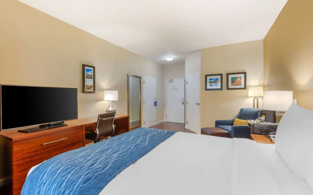 Comfort Inn & Suites near Ontario Airport