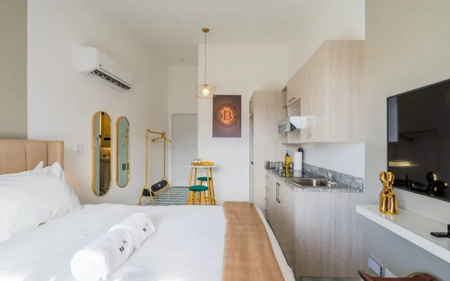 w Radiant Loft w Fabulous Deco in Santa Ana