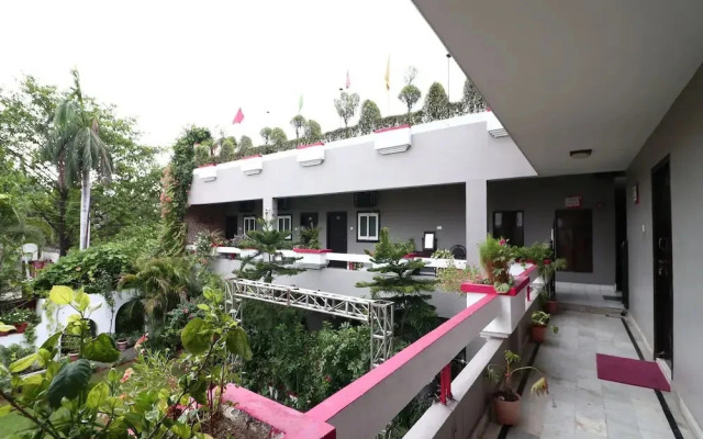 Hotel East Lite by OYO