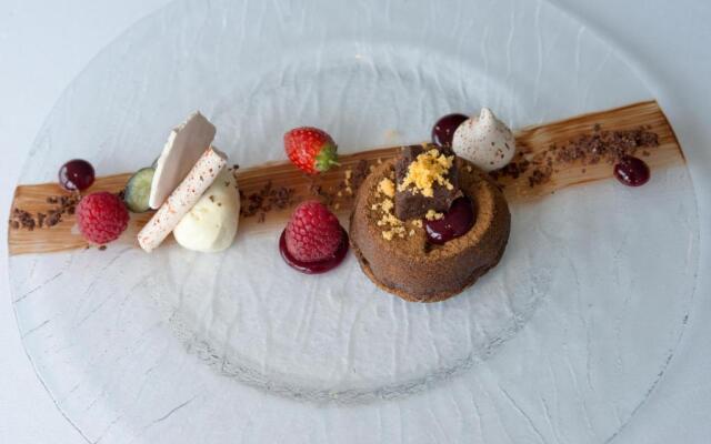 Macdonald Old England Hotel & Spa