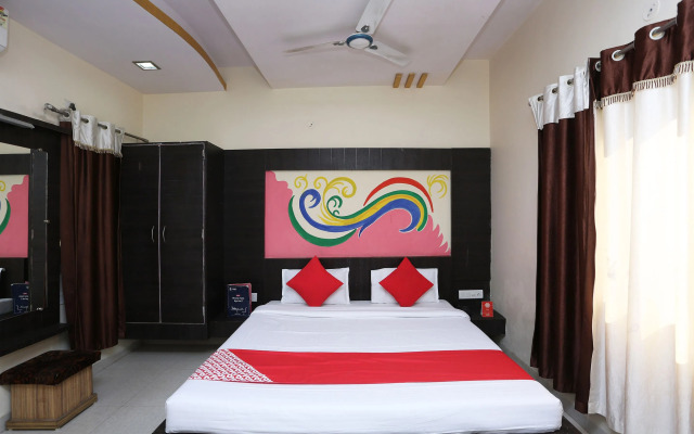 OYO 7828 Hotel Saket