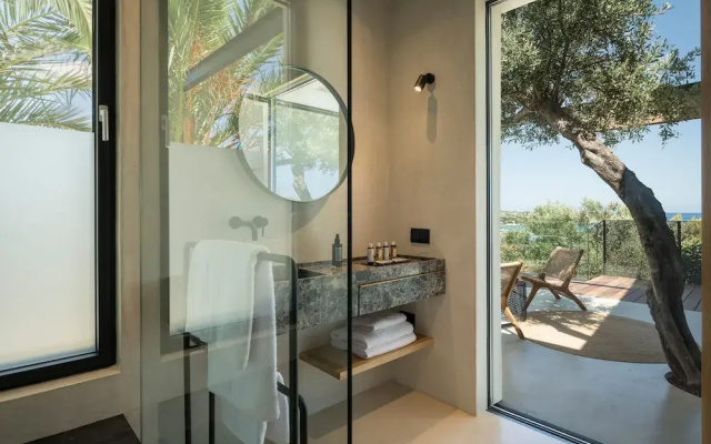 OPENNESS. House by the sea.