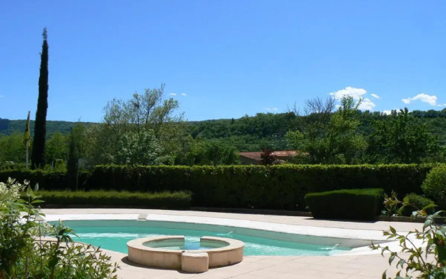 Logis Hotel Les Chênes