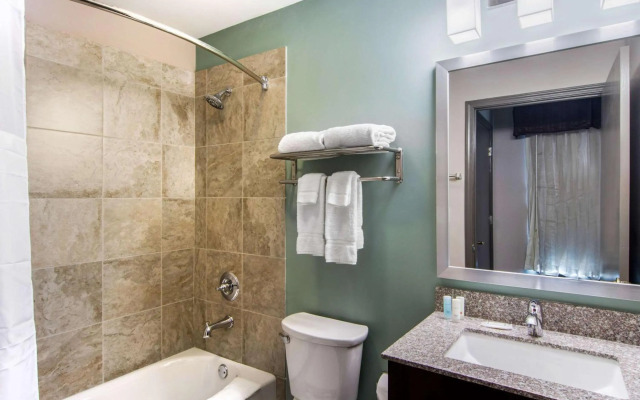Clarion Inn & Suites Atlanta Downtown