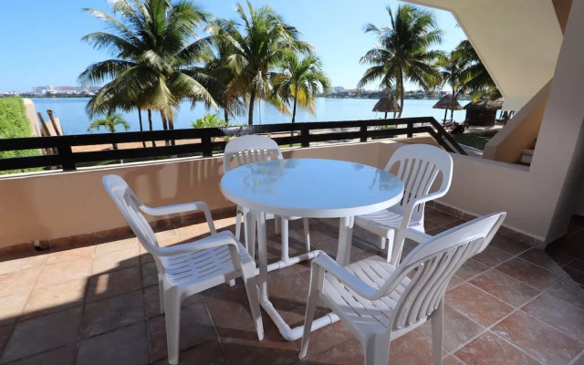 WIVC Coral Mar Resort- Amazing Hotel Zone & Lagoon Views, Enjoy the Tropical Breeze