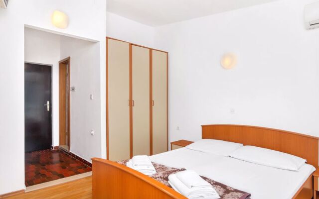 Apartment Cico Hvar/Pokrivenik 41407