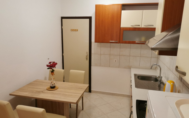 Apartment Ivo - with nice garden: A1 Pag, Island Pag