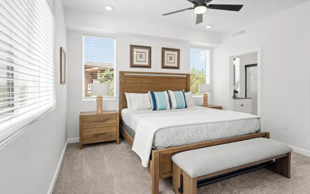 Touch of Class Stunning 5 Bdr!