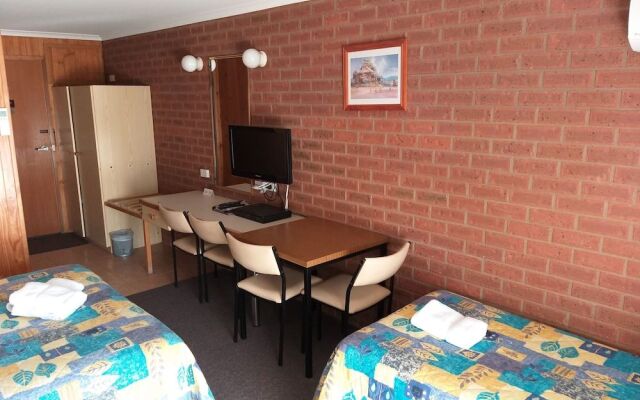 Country Mile Motor Inn