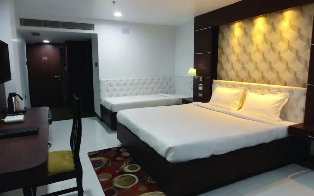 Airport City Hotel