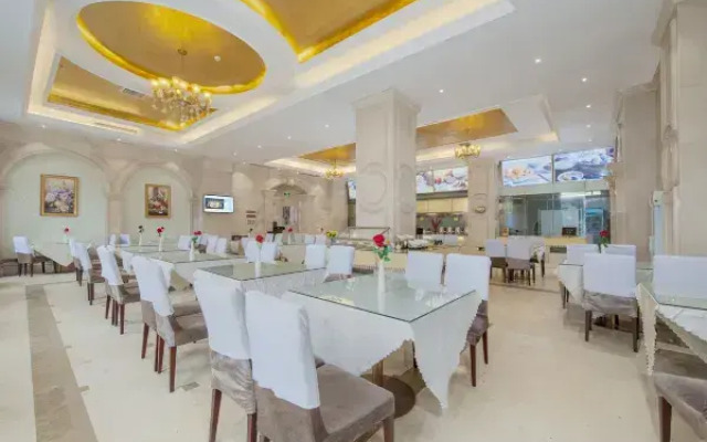 Vienna International Hotel Xinyang Yangshan New District Branch