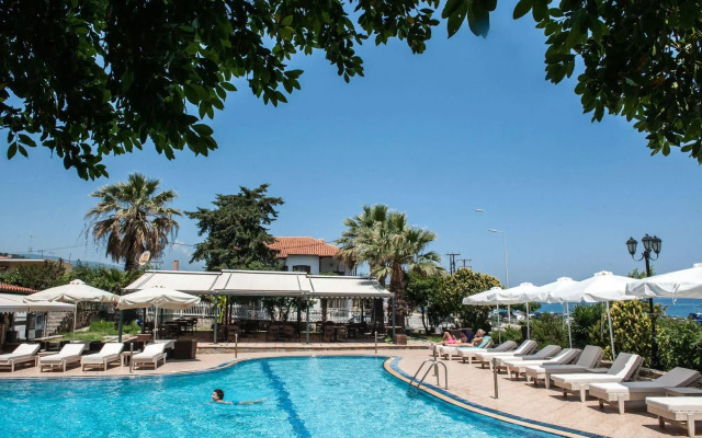 Golden Beach Agiocampos Hotel