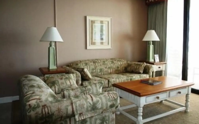 Club Regency in Regency Towers