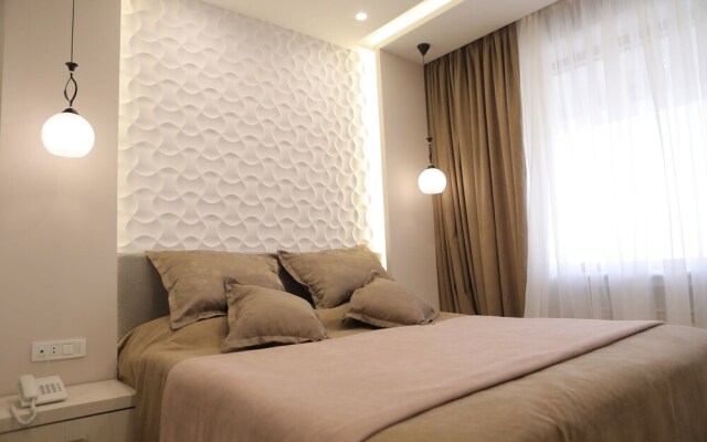 4 Room Hotel