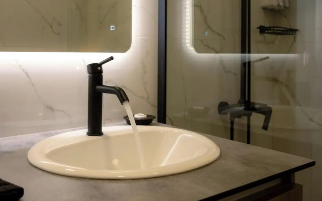 Peacock's Apartments