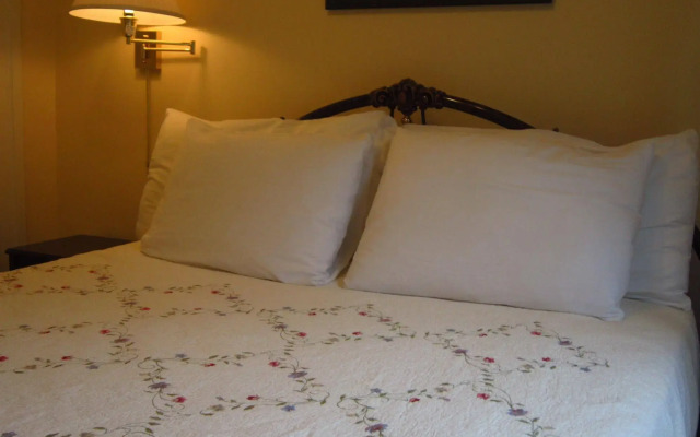 Chipman Hill Suites - Senator Dever House